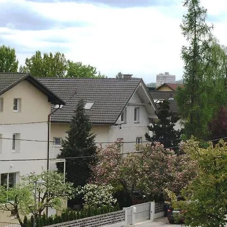 Bed & Breakfast Julija 3*