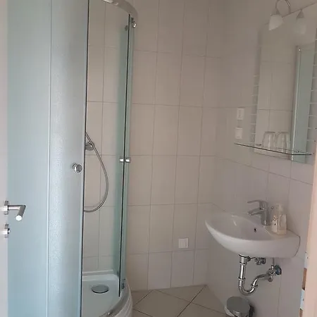 Julija Panzió 3*