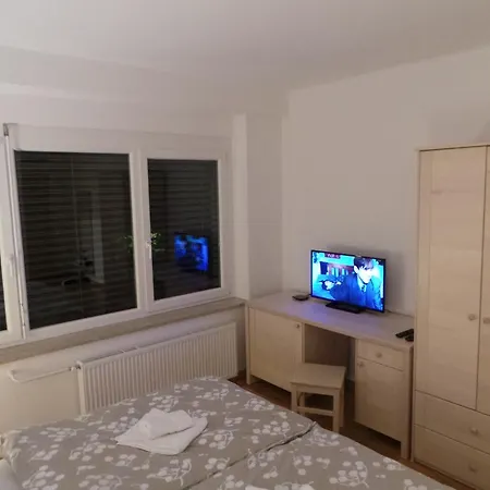 Couette-café Julija 3*